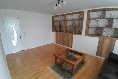 Apartament cu 3 camere semidecomandat în Central - 2