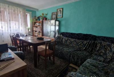 Apartament cu 3 camere decomandat în Păcii - 1