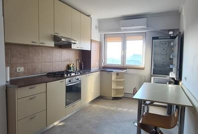 Apartament cu 3 camere decomandat în Sud - 2