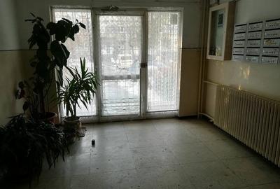 Apartament cu 4 camere semidecomandat în Militari