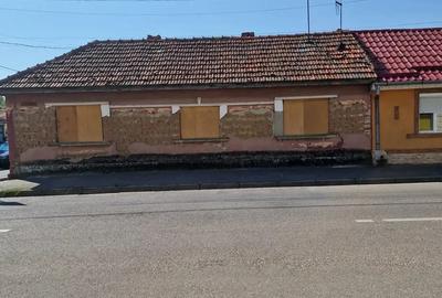 Casa si teren de vanzare - 1