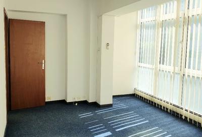 Birou, de 351 mp, în Domenii - 2