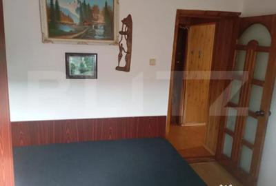 Apartament cu 3 camere semidecomandat, mobilat în Micro 11 - 1