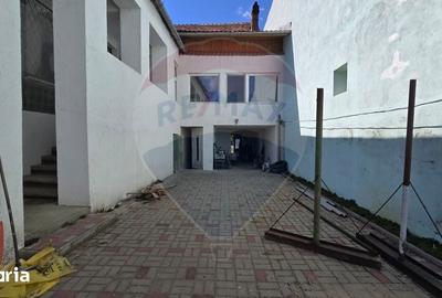 Casă cu 5 camere cu Teren 322 Mp în Central - 4