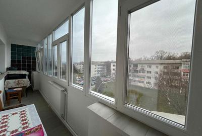 Apartament cu 3 camere decomandat în Traian - 3