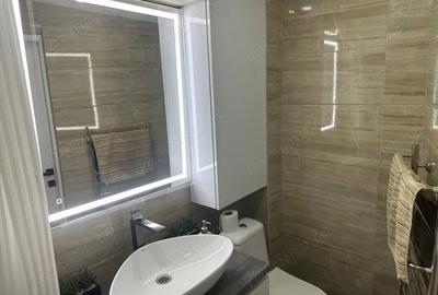 Apartament cu 2 camere decomandat în Florilor