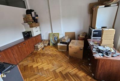 Casă cu 4 camere cu Canalizare în Capitale