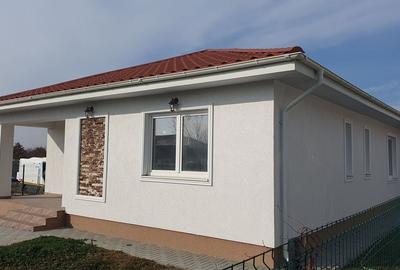 Casa dintre lacuri, Crevedia, cartier nou. - 16