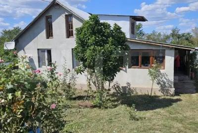 Casă cu 5 camere cu Teren 524 Mp în Găești - 18