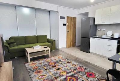 Apartament cu 2 camere semidecomandat, mobilat în Noua