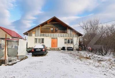 Casă cu 5 camere cu Teren 3000 Mp în Central - 3