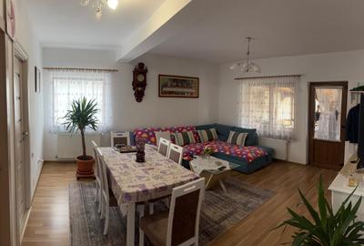 Casă individuală cu 5 camere cu Garaj în Tărlungeni - 2