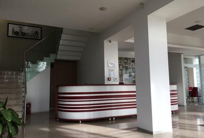Birouri moderne + depozit, 1532 mp utili, aut. ISU, 2001 mp teren, proprietar - 6