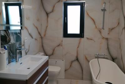 O jumatate de duplex, 5 camere zona friedorf - 7