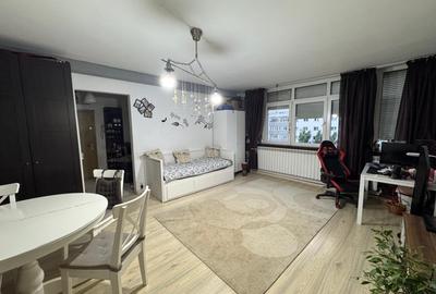 Apartament 3 camere, 72 mp utili, Drumul Taberei - Valea Ialomitei, Vedere spate Apartament 3 camere, 72 mp utili, Drumul Taberei - Valea Ialomitei, Vedere spate - 7