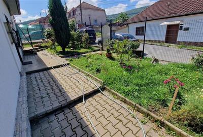 Casă individuală cu 6 camere cu Teren 834 Mp în Muncitoresc - 15