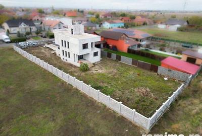 Vila moderna pe 3 niveluri la gri in Poltura - 2