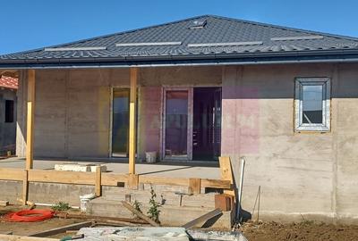 Sabareni, casa parter 4 camere, CT, terasa, pivnita, teren 478 mp - 1