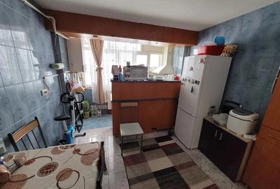 Apartament cu 3 camere decomandat în Central - 1