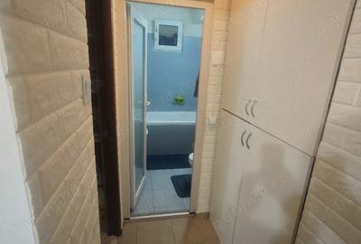 Apartament cu 3 camere semidecomandat în Central - 1