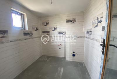 VALU LUI TRAIAN(COD 07) -Casa P+M 5 camere cu teren de 300 mp - 2