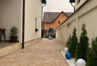Casă cu 4 camere cu Teren 250 Mp în Central