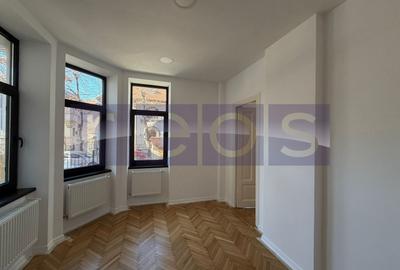 Casă individuală cu 8 camere cu Canalizare în Capitale - 18