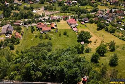 Teren de 4409 mp, în Moieciu