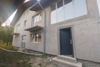 Casă cu 4 camere în Central - 4