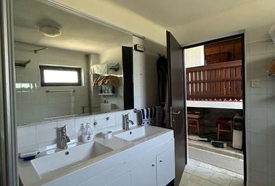 Casă cu 4 camere cu Teren 5146 Mp în Sălătrucu - 1