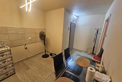Apartament cu 2 camere semidecomandat în Micro I - 18