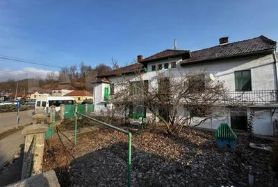 Casă cu 7 camere cu Teren 400 Mp în Zlatna - 8