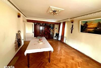Casă cu 7 camere cu Teren 604 Mp în Poiana - 4