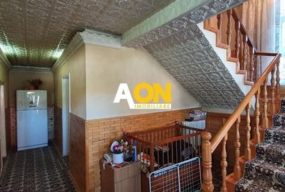 Casa cu 4 camere, garaj, teren 791 mp, zona Schit - 9