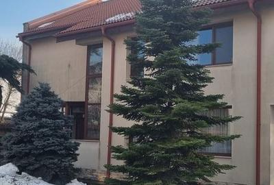 Casă cu 5 camere cu Teren 800 Mp în Central - 3