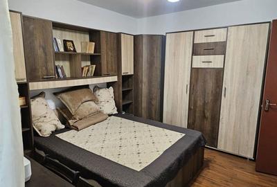 Matei Ambrozie, 3 camere - 1