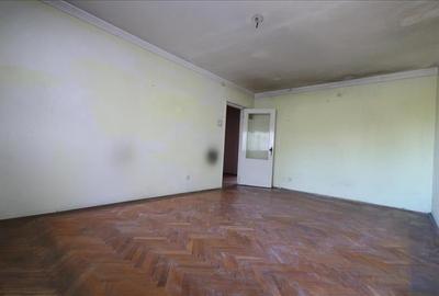 Apartament cu 3 camere, 2 bai, UMF CENTRU, decomandat, bloc din 1980 - 2