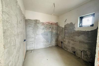 Casă cu 8 camere cu Teren 520 Mp în Săftica - 4