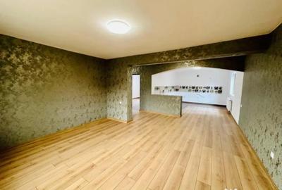 Casă cu 5 camere cu Teren 450 Mp în Central