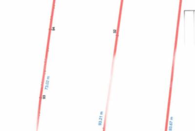 Teren ingradit si casa la rosu - 4