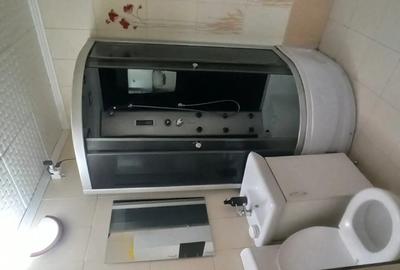 Inchiriez apartament cu trei camere etaj 3, zona Sovata + loc parcare - 2