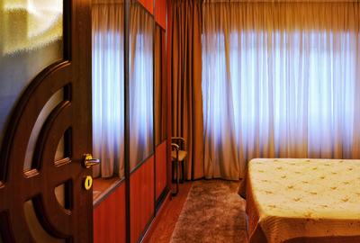 Închiriez apartament 3 camere mobilat la Unirii pe termen lung - 3