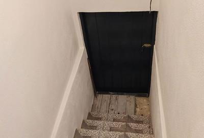 Casă cu 3 camere cu Teren 180 Mp în Central - 2