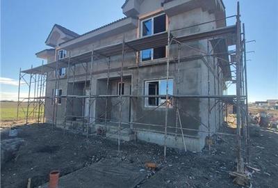 Duplex cu 4 camere cu Canalizare în Moșnița Veche - 1