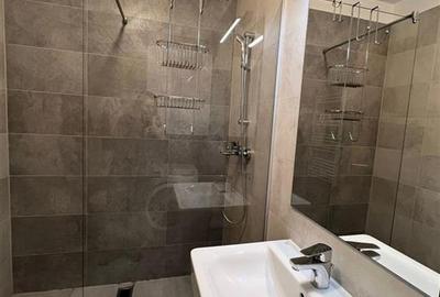 Apartament cu 2 camere semidecomandat, mobilat în Tractorul - 7