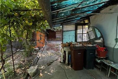 Teren intravilan + casa batraneasca zona Micro 3 - 11