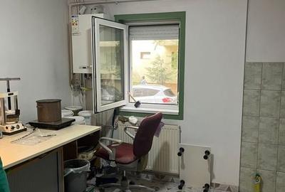De vânzare - Spațiu comercial 56 mp - Intrare din stradă + casa scarii - 4