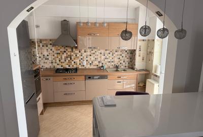 Apartament cu 2 camere decomandat în Apărătorii Patriei - 11