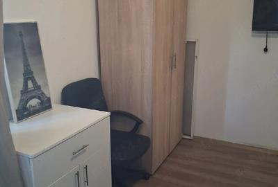 Garsonieră decomandată în Titan