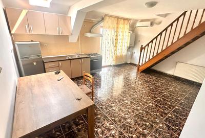 Apartament cu 4 camere semidecomandat în Gherăiești